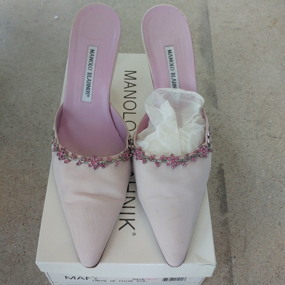 Manolo Blahnik Shoes - Manolo Blahnik Lavender Crepe heels with beading